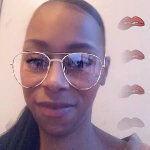 Meet your Posher, Latia